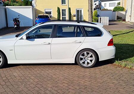 BMW 325d 325 DPF Touring aus Familienbesitz mit 141.512 KM