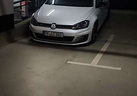 VW Golf GTI Volkswagen BlueMotion Technology DSG