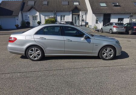 Mercedes-Benz E 350 CGI BlueEFFICIENCY 7G-TRONIC