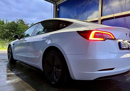Tesla Model 3 Langstreckenbatt. Allradantrieb Dual Motor