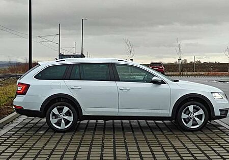 Skoda Octavia Combi 2.0 TDI 4x4 DSG Scout