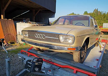 Audi 100 C1