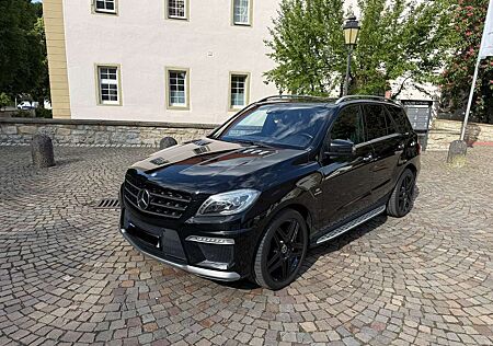 Mercedes-Benz ML 63 AMG 4Matic SPEEDSHIFT 7G-TRONIC Performance Package