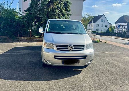 VW T5 Caravelle Volkswagen Bj 2004 250Tkm 8 Sitzer TÜV 09/27