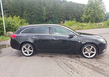 Opel Insignia 2.0 CDTI Sports Tourer Design Edition