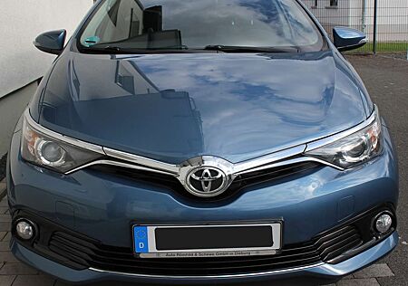 Toyota Auris 1.6 D-4D Touring SportsDesign Edition