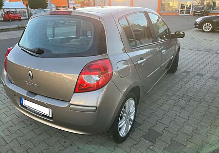 Renault Clio 5-Türer 1.6 16V ESP Aut. Dynamique