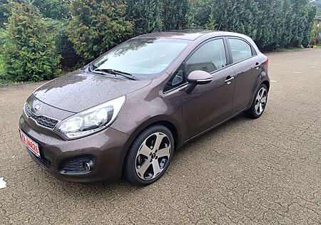 Kia Rio FIFA World Cup Edition 1.Hand wenig Kilometer