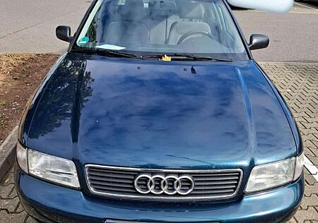 Audi A4 1.6