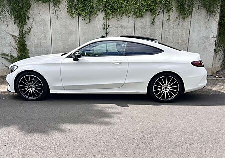 Mercedes-Benz C 200 Coupe 9G-TRONIC AMG Line Night Edition Pano