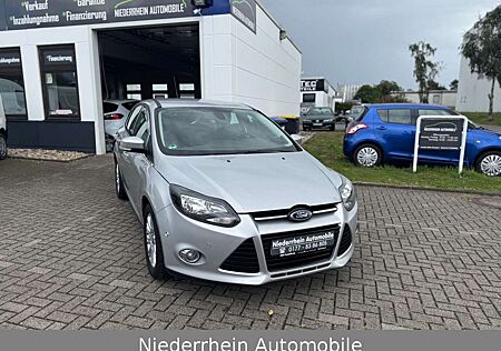 Ford Focus Titanium SH+PDC+Tüv&AU Neu+Service Neu