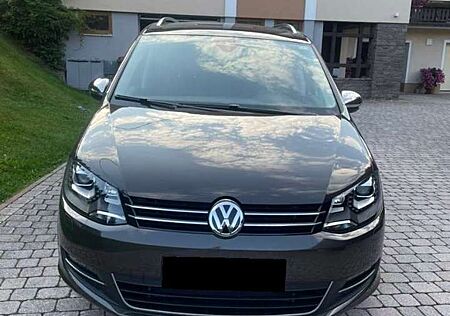 VW Sharan Volkswagen 2.0 TDI DSG BlueMotion Technology Beach