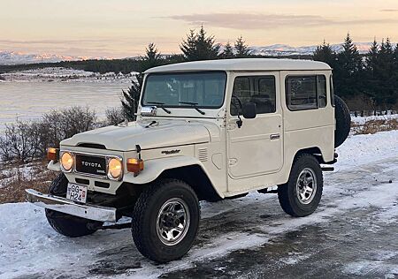 Toyota Land Cruiser BJ 42