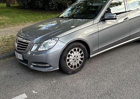 Mercedes-Benz E 250 CGI BlueEfficiency (212.247)