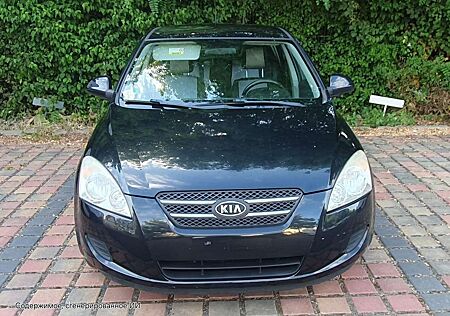Kia Cee'd Ceed / 1.4 CVVT LX Basis