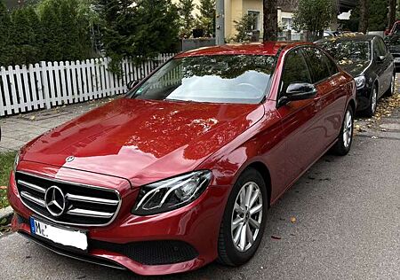Mercedes-Benz E 220