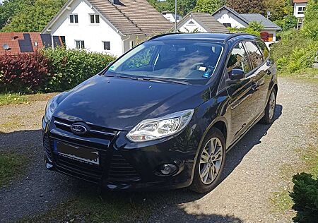 Ford Focus Turnier 1.0 EcoBoost Start-Stopp-System Tren