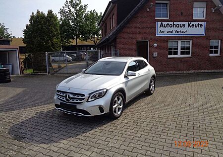 Mercedes-Benz GLA 180 Urban, Navi, PTS, SHZ, Navi, 8fach Temp.