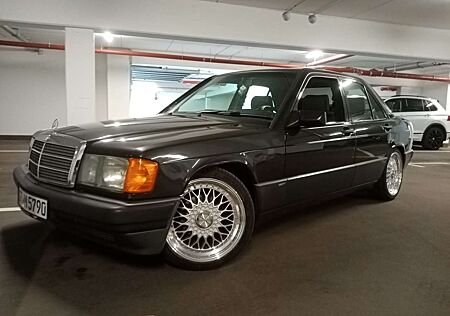 Mercedes-Benz 190 E