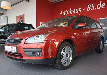 Ford Focus Turnier Ghia 1.6,KlimaAnhängerkupplung,2Hd