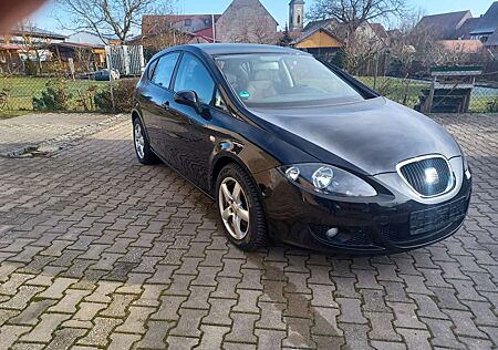 Seat Leon 1.8 TSI Style wenig km 88450 Steuerkette Neu