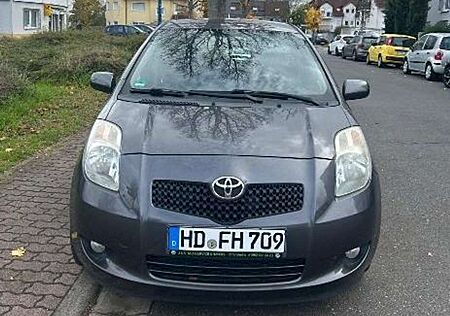 Toyota Yaris gebraucht kaufen Toyota Yaris 1.3 VVT-i Team