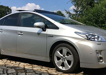 Toyota Prius (Hybrid) Executive 99 PS