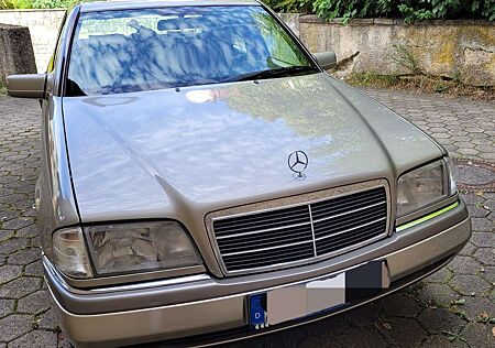 Mercedes-Benz C 200 Elegance