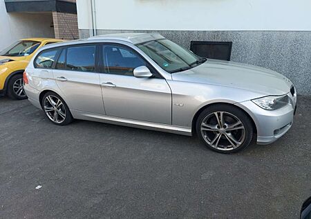 BMW 320d 320 xDrive DPF Touring