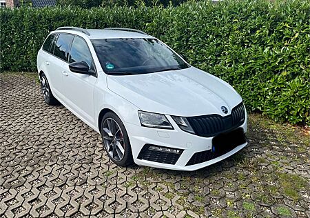 Skoda Octavia Combi 2.0 TSI RS