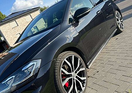 VW Golf Volkswagen GTD 2.0 TDI SCR DSG