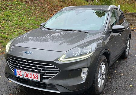 Ford Kuga Titanium X. 1 Hand, LED, Assist, Navi