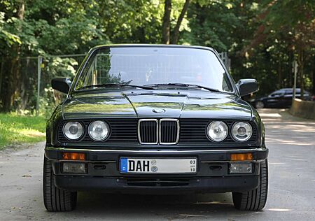 BMW 325i 325 E30 Cabrio Handschalter VFL