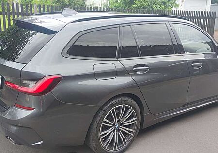 BMW 318 dT,M-Paket Standh,AHK,8xBereift,Navi,LED,Alcantara