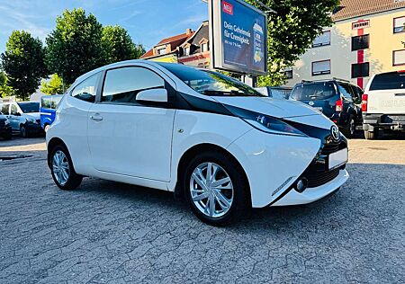 Toyota Others Aygo x-play touch Klimaautomatik Kamera Tempomat