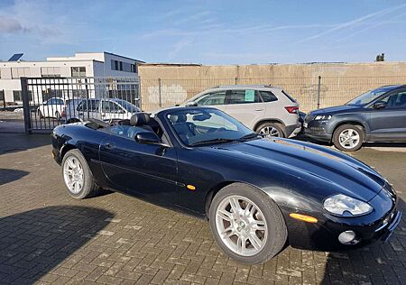 Jaguar XK8 4.0,LEDER,KLIMA,GUTACHTEN 20000 EURO,ALU