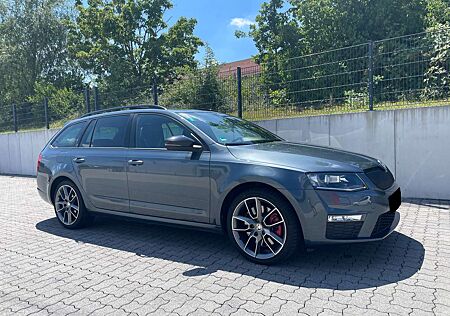 Skoda Octavia 2.0 TDI RS Navi*Xen*Panorama*PDC*SHZ*18