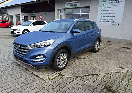 Hyundai Tucson 2.0 CRDi-- Style 4WD--AHK--Navi--SHZ--PDC