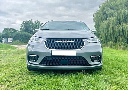 Chrysler Pacifica Limited