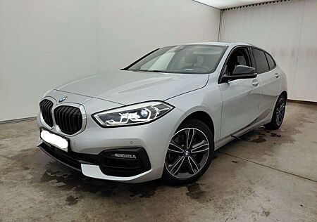 BMW 118 i Sport Line LED/NAVI/SHZ/PDC/AHK/LEDER/17"