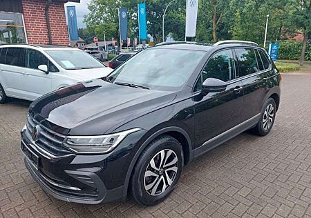 VW Tiguan Volkswagen 2,0 TDI Active DSG*AHK*LED*NAVI*ACC