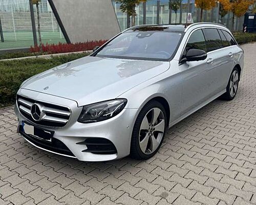 Mercedes-Benz E 400 E 400 4Matic T 9G-TRONIC AMG Line