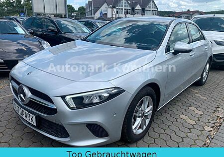 Mercedes-Benz A 180 Lim.*136PS*HU Neu*Navi*CAM*11000 KM!