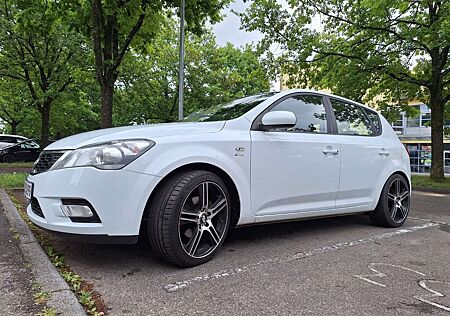 Kia Cee'd Ceed / Ceed 1.6 CVVT Vision