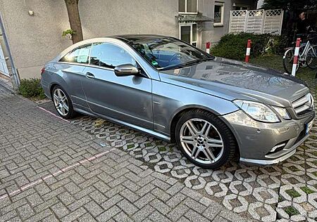 Mercedes-Benz E 250 CGI Coupe BlueEFFICIENCY Automatik Elegance
