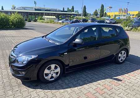 Hyundai i30 1.4 *TÜV neu*