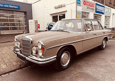 Mercedes-Benz 280 SE *Servolenkung/schöner Zustand*