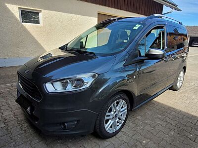Ford Tourneo Courier 1.0 EcoBoost Titanium