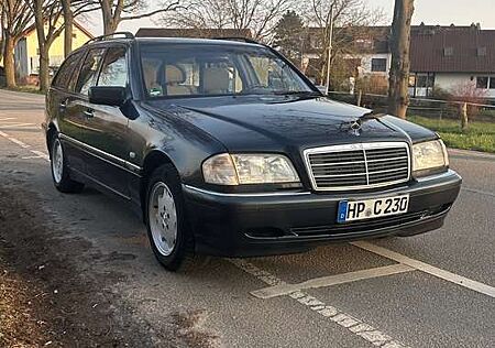 Mercedes-Benz C 230 T-Modell // Elegance