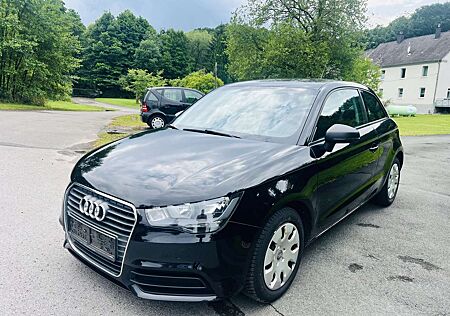Audi A1 1.2 TFSI ATTR. // TÜV 06.27 // PDC // KLIMAA
